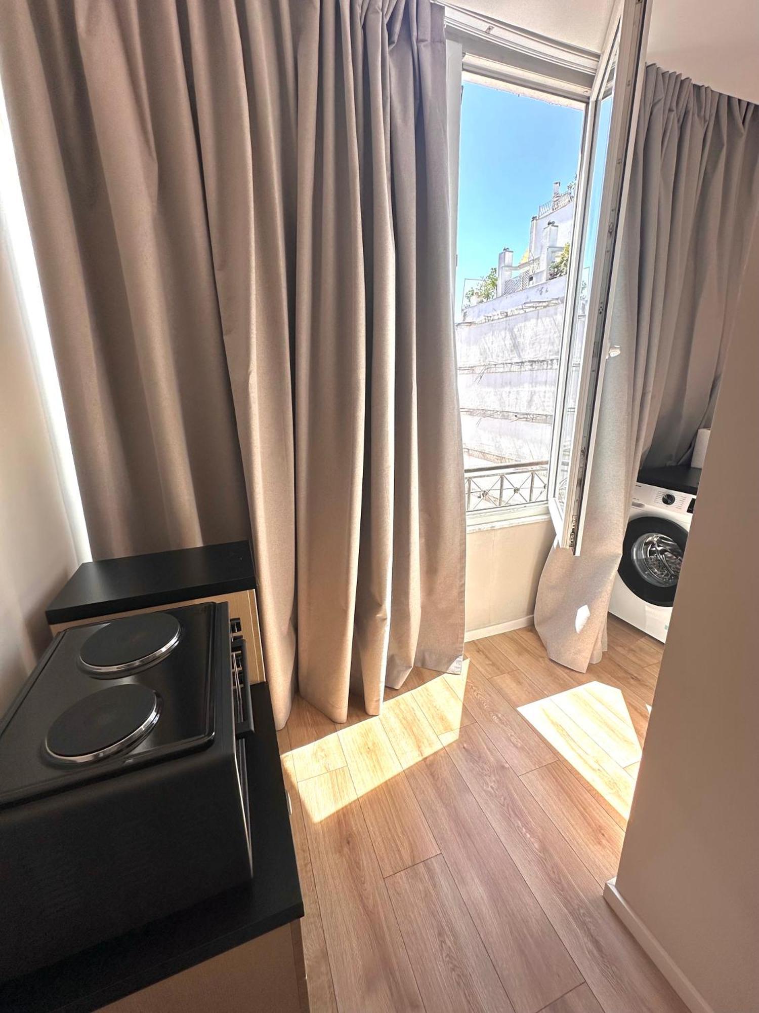 Amazon 8 Guesthouse 티라나 외부 사진