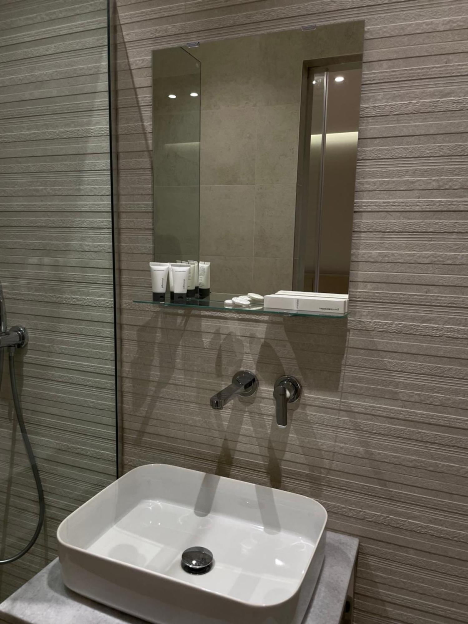 Amazon 8 Guesthouse 티라나 외부 사진